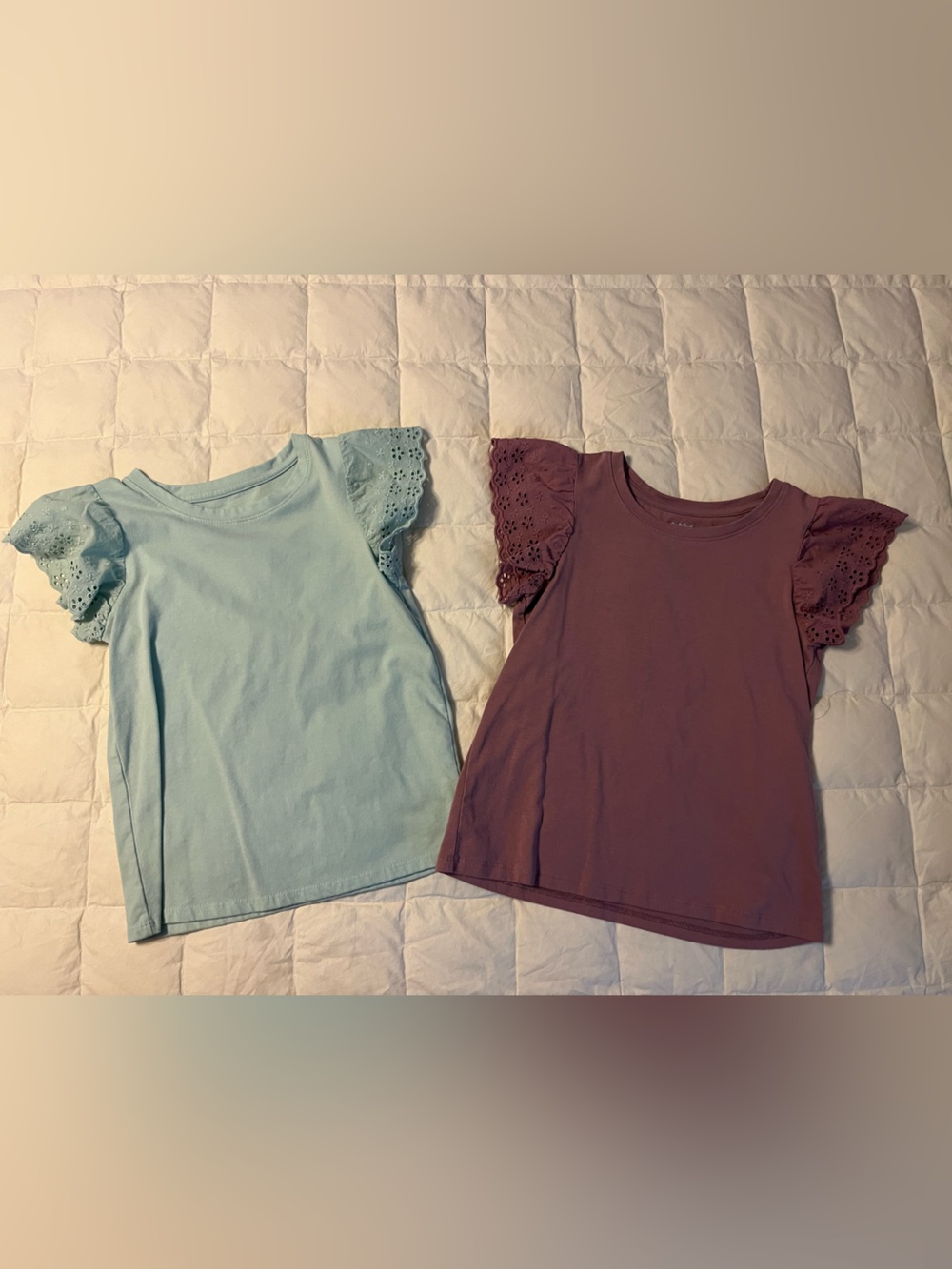 Cat & Jack Girls Short Sleeve Eyelet Sleeve Tee - Light Blue and Mauve